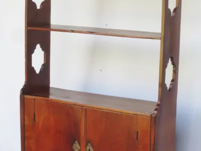 Étagère murale, XVIIIe siècle.